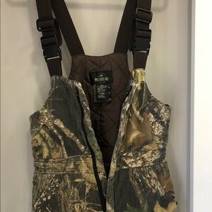 RedHead Camo Insulated Hunting Bib Overalls  – Youth Large – Mossy Oak